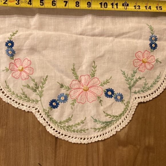Embroidered Tablerunners  - Picture 6 of 7
